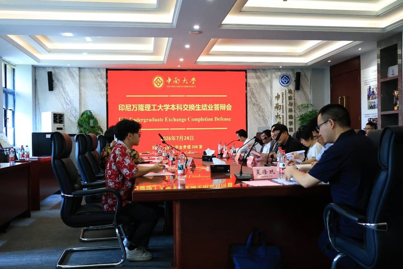 Kiprah Dua Mahasiswa ITB di Universitas Metalurgi Terbaik Tiongkok