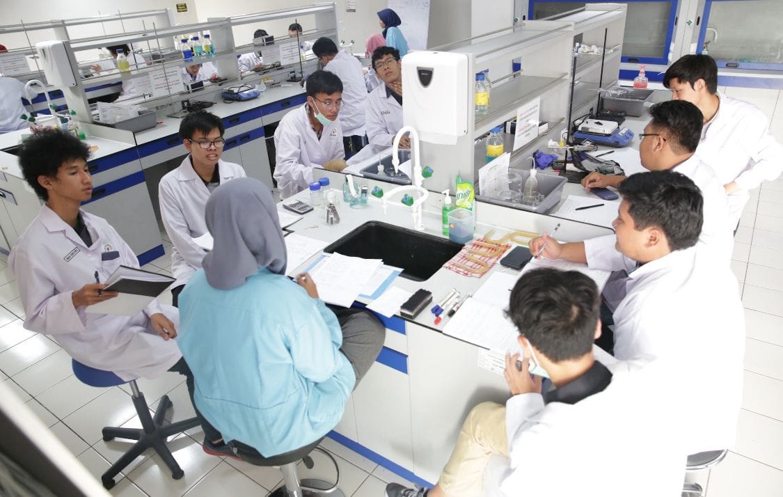 Kolaborasi Riset UPER: Kembangkan AI untuk Akselerasi Penemuan Kandidat Obat Kanker dan Autoimun