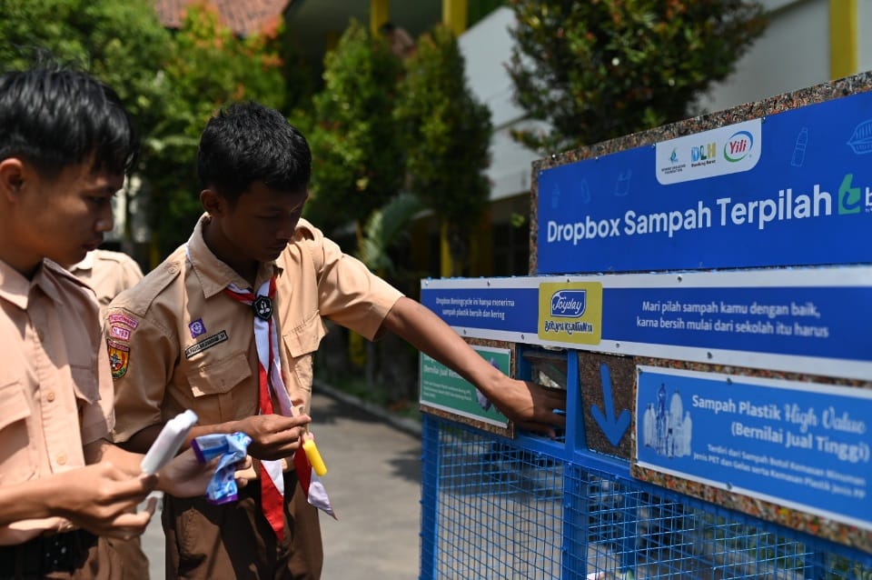 Kolaborasi Yili Indonesia dan Yayasan Bening Saguling: 10 Sekolah di Bandung jadi Sentra Daur Ulang Sampah Plastik