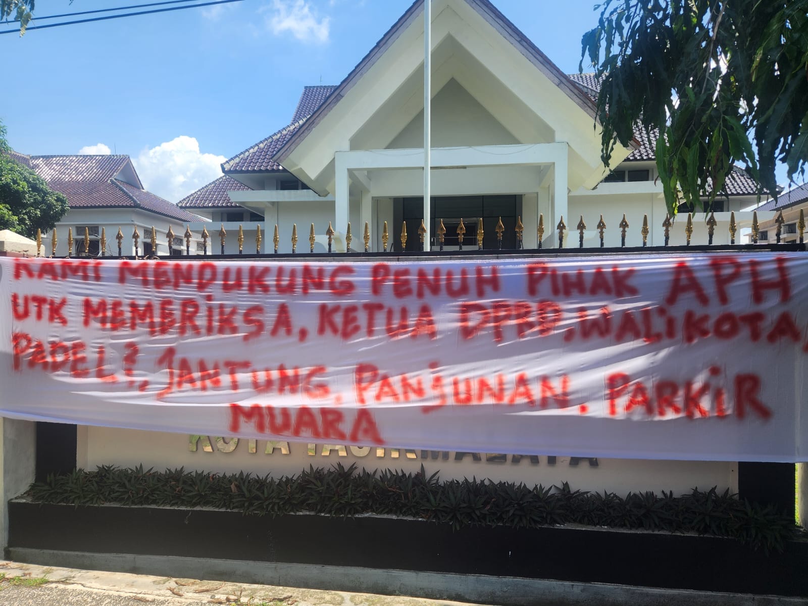 Komunitas Lingkungan Desak APH Tangkap Mafia Birokrasi Legalkan Tanah Negara Jadi Lapangan Padel