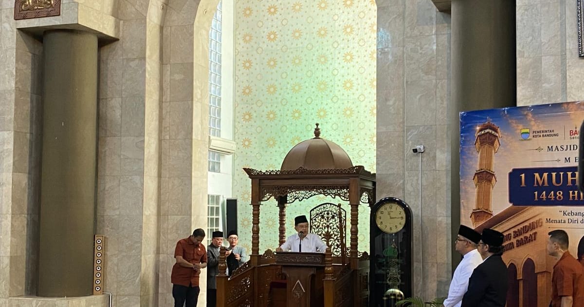 Konsep Kemakmuran Baru Masjid Agung Bandung: Masjid Memakmurkan Jamaah