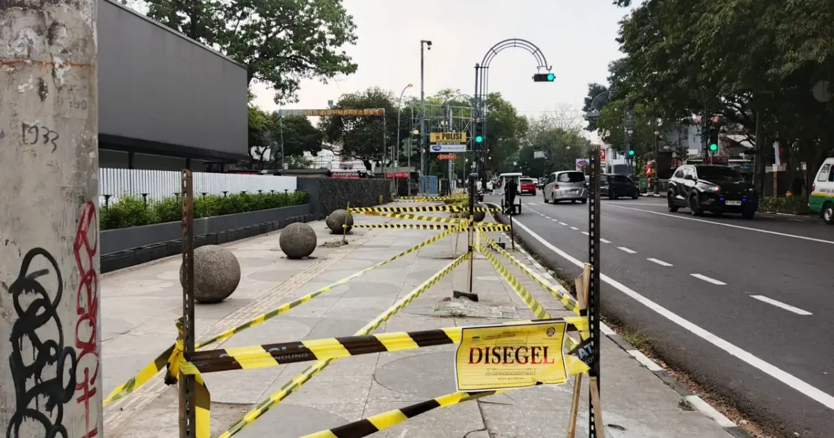 Kontroversi padel dan penebangan pohon di Bandung