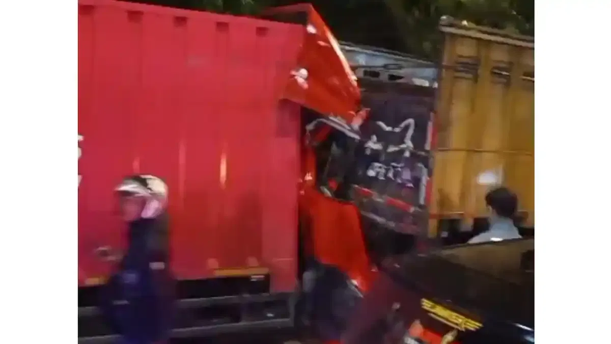 Korban Terjepit di Kecelakaan Beruntun 4 Kendaraan Buahbatu Bandung