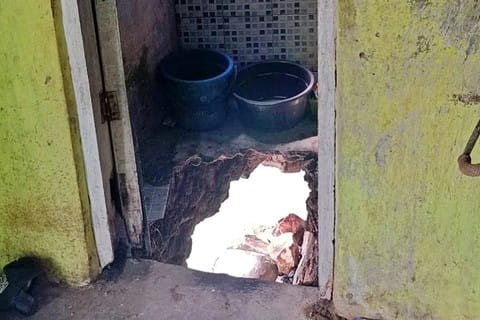 Lantai Kamar Mandi Amblas, Ibu di Bandung Jatuh lalu Hilang Terbawa Arus Sungai