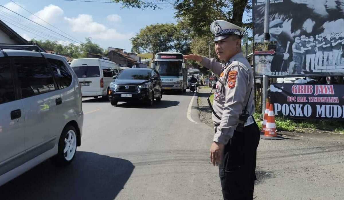 Lebaran 2026: Kemacetan 10 Km Gentong, Polisi Terapkan One Way