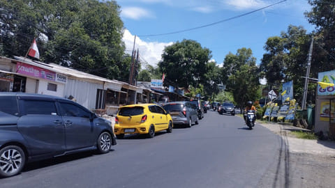 Update Lalu Lintas Nataru 2025/2026: Lembang Padat Merayap ke Subang