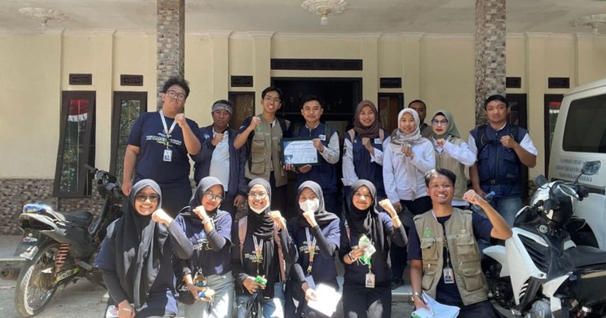 Mahasiswa KKNT IPB Berikan Pemeriksaan Kesehatan dan Obat Cacing Gratis untuk Ternak di Mandalawangi Nagreg