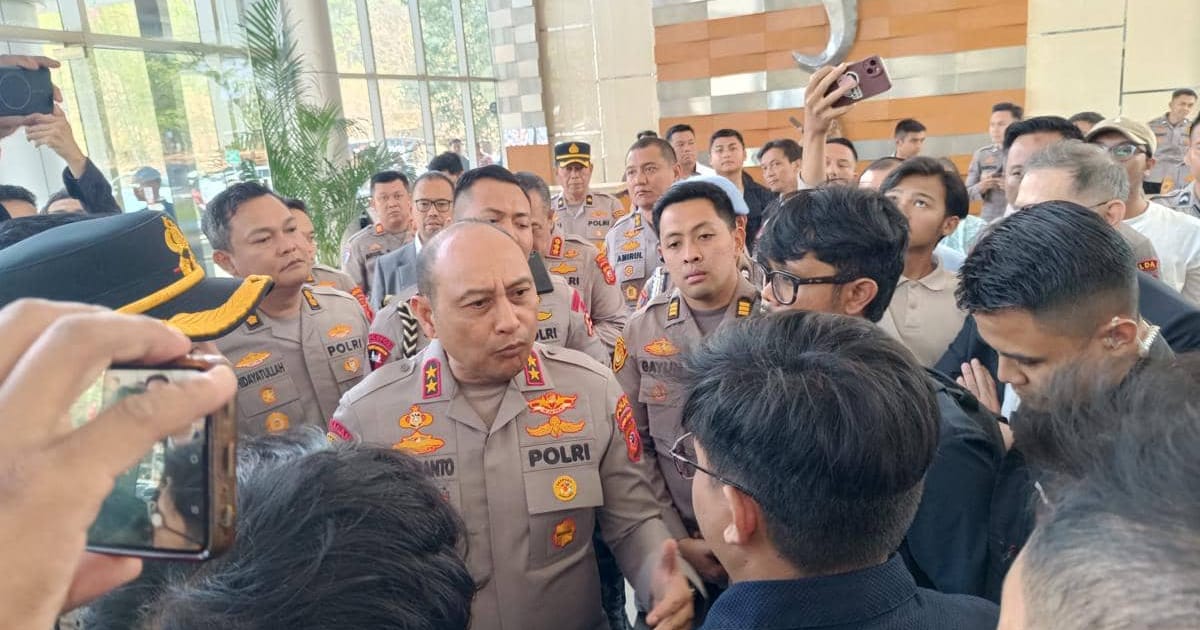 Mahasiswa Unpad Serahkan Kajian Kekerasan Demo kekapolda Jawa Barat