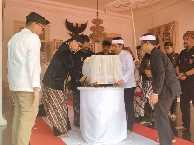 Mahkota Binokasih: Dilepas Bupati Purwakarta ke Karawang