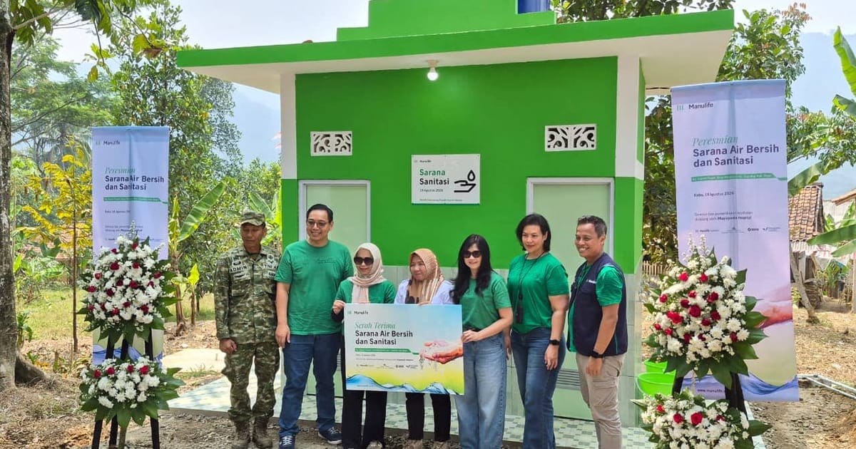 Manulife Pasang Pompa dan Tandon Air untuk 3.000 Warga Kampung Cigaok Bogor