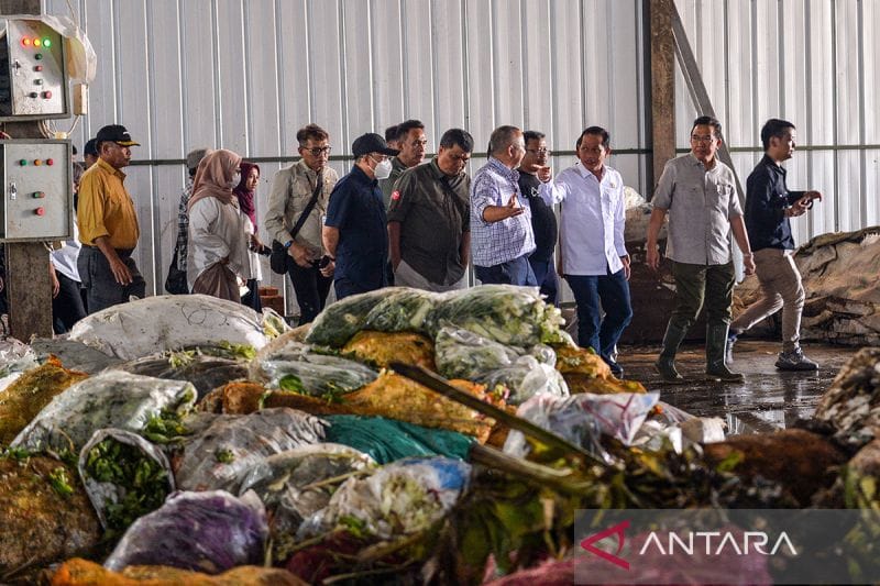 Masalah Sampah di Pasar Caringin Bandung: Menteri LHK Beri Ultimatum