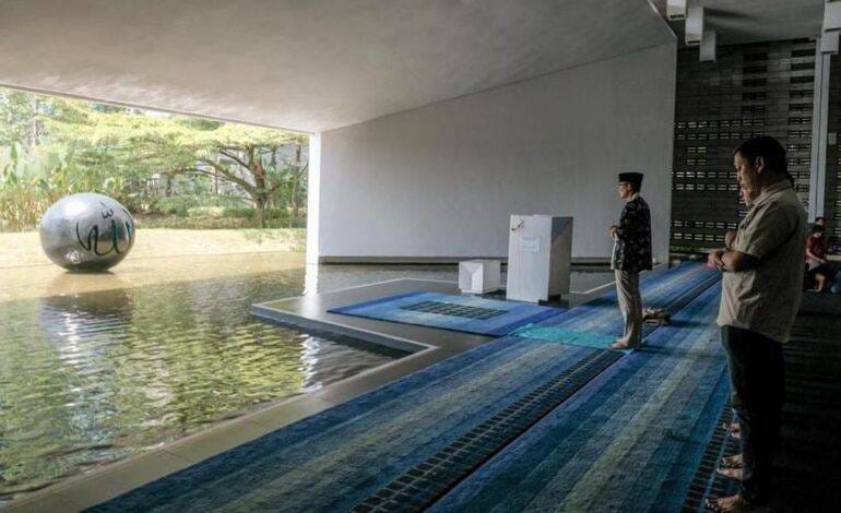 Masjid Al Irsyad Satya: Ikon Religi Tanpa Kubah di Bandung Barat