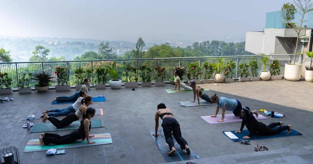 Memperkuat Posisi Bandung Sebagai Destinasi Wellness Tourism Internasional Lewat Kolaborasi Yoga Singapore-Indonesia