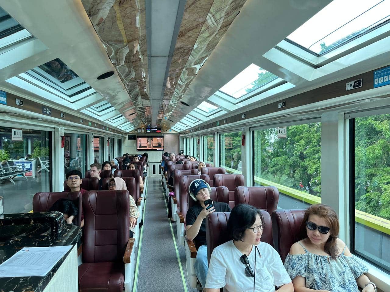 21.470 Pelancong Padati Kereta Wisata Bandung Jelang 2026: Destinasi Favorit!