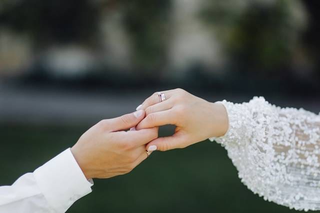 Nikah Muda di KBB: Antara Legalitas & Promosi Medsos