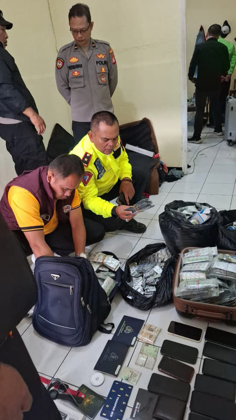 Ops Pekat: Polisi Ringkus 6 Pengeedar Obat Keras di Bojongsoang
