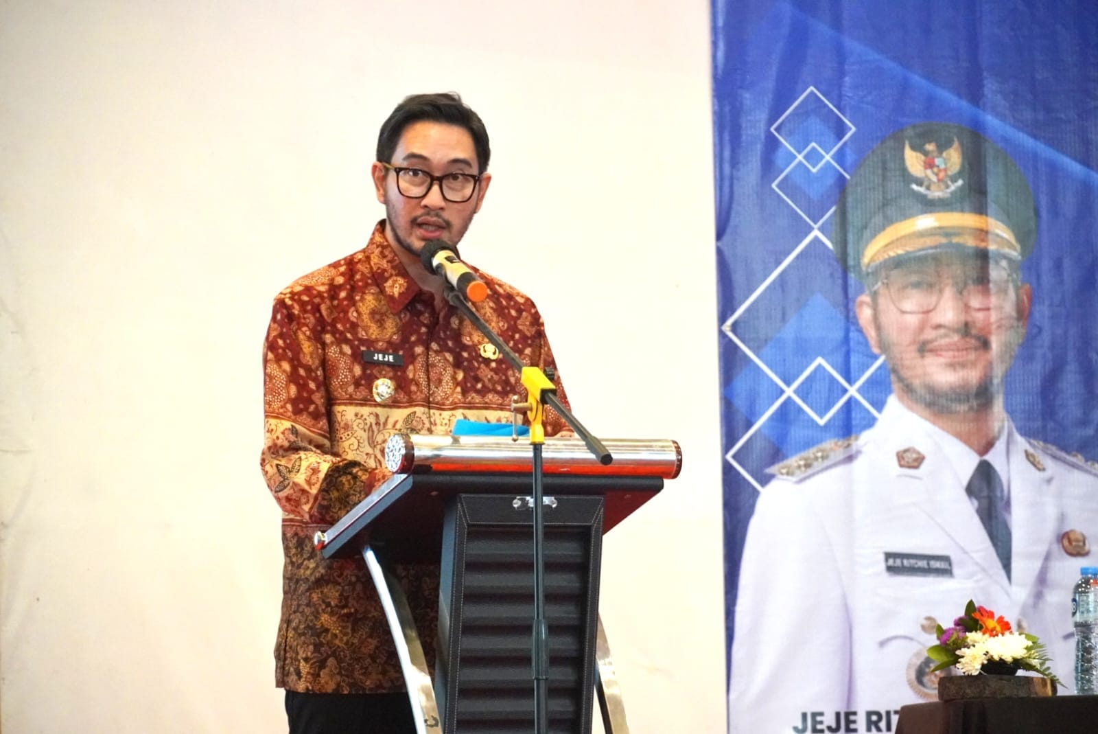 Tahun Baru 2026: Pesan Jeje Ritchie untuk Warga KBB, Hindari Perayaan Berlebihan!