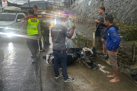 Pemotor Hilang Terseret Arus Luapan Air di Cianjur Saat Hujan Deras