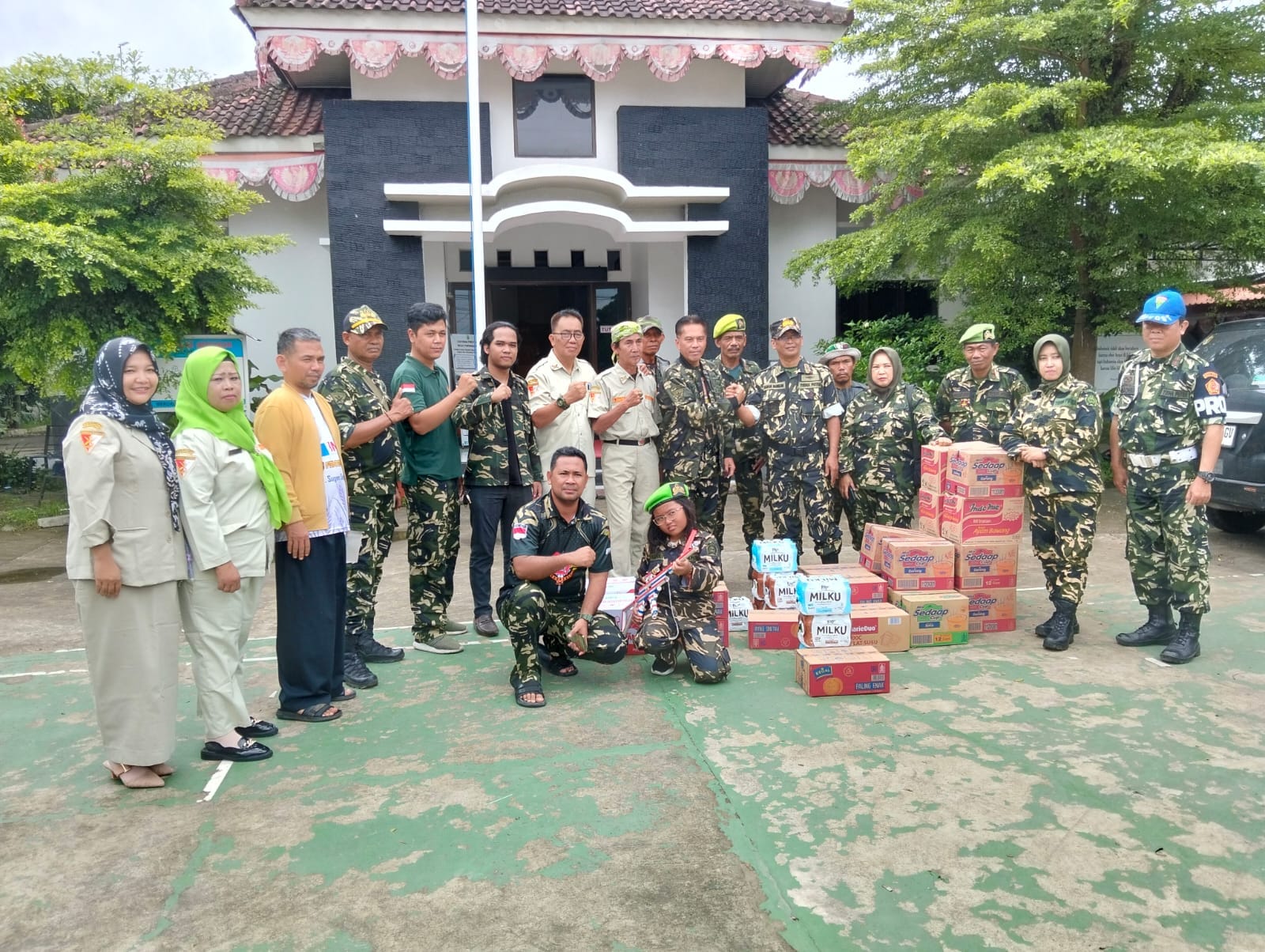 Pemuda Panca Marga Jawa Barat Salurkan Bantuan Sembako untuk Korban Banjir di Karawang