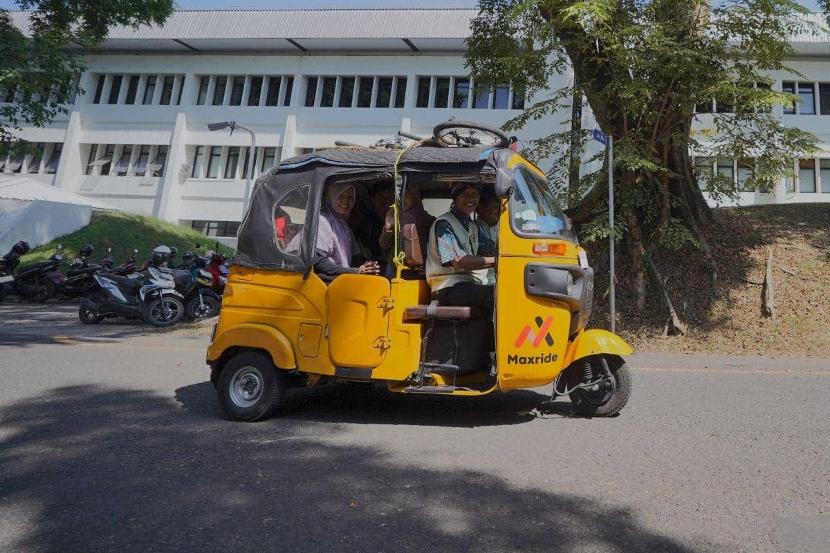 Perjuangan Sopir Bajaj Antar Anak Masuk ITB: Kisah Nyata Semangat dan Doa