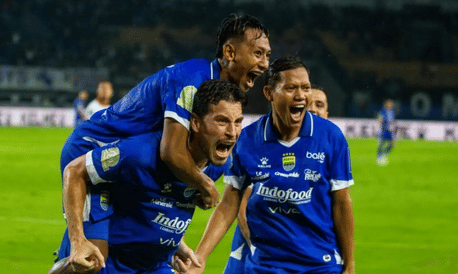 Persib Bandung Berpeluang Amankan Gelar Juara di Laga Pamungkas Melawan Persijap