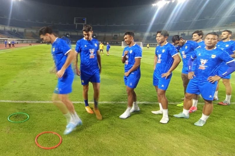 Persib Bandung Fokus Hadapi Persik Kediri untuk Pertahankan Puncak Klasemen