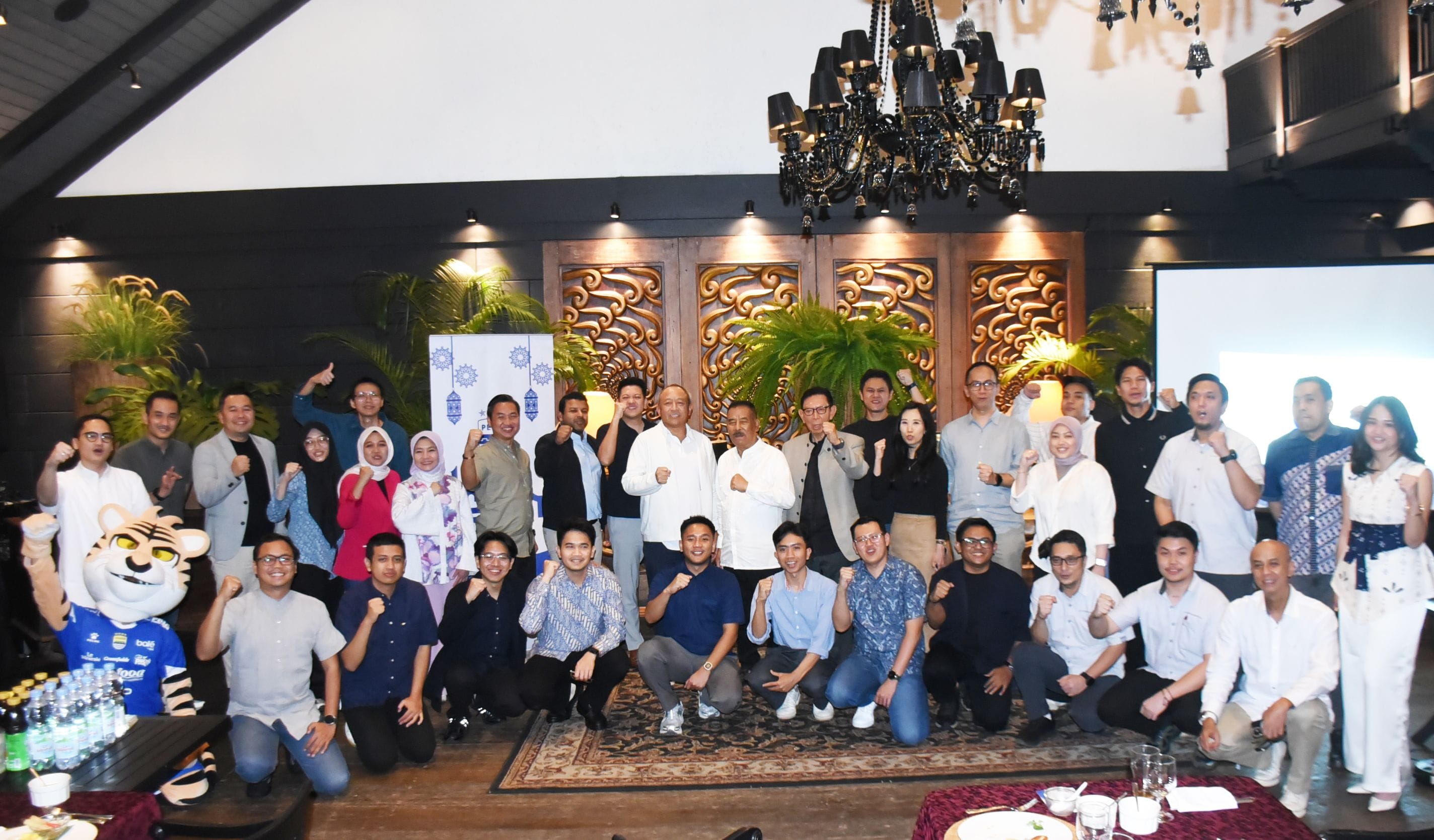PERSIB Bandung Gelar Buka Puasa Bersama Sponsor: Sinergi Olahraga dan Usaha