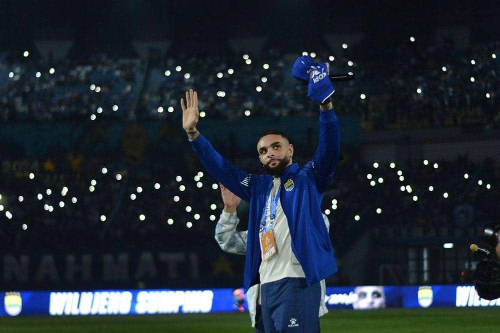 Persib Bandung Lepas Layvin Kurzawa, Pemain Asing Pertama Keluar Musim 2025/26