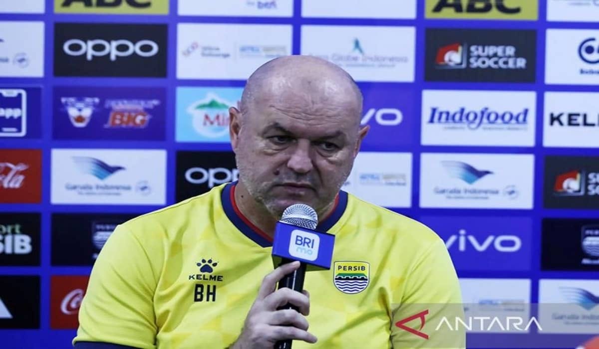 Persib Bandung Menang 2-1 atas Persija di Liga, Bojan Hodak Puji Adam Alis