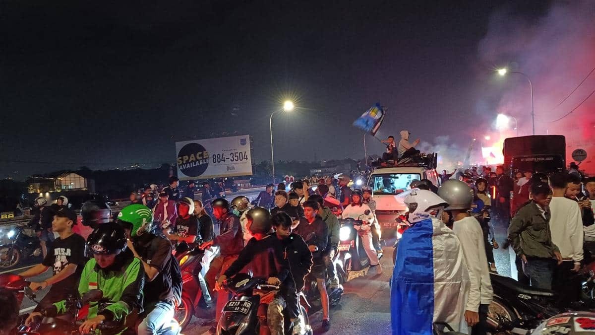 Persib Hattrick Juara: Konvoi dari Gedung Sate ke Kota Bandung