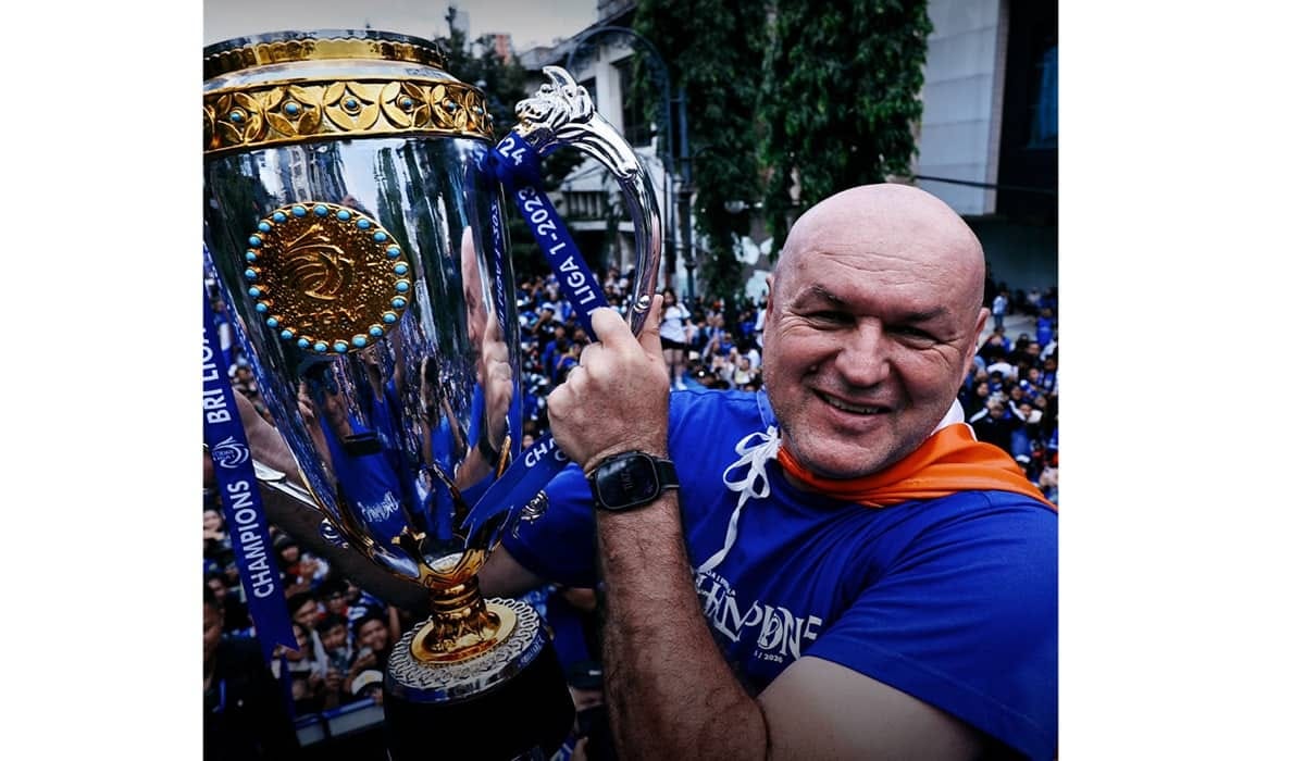 Persib Umumkan Pergantian Pelatih: Bojan Hodak Keluar, Igor Tolic Masuk
