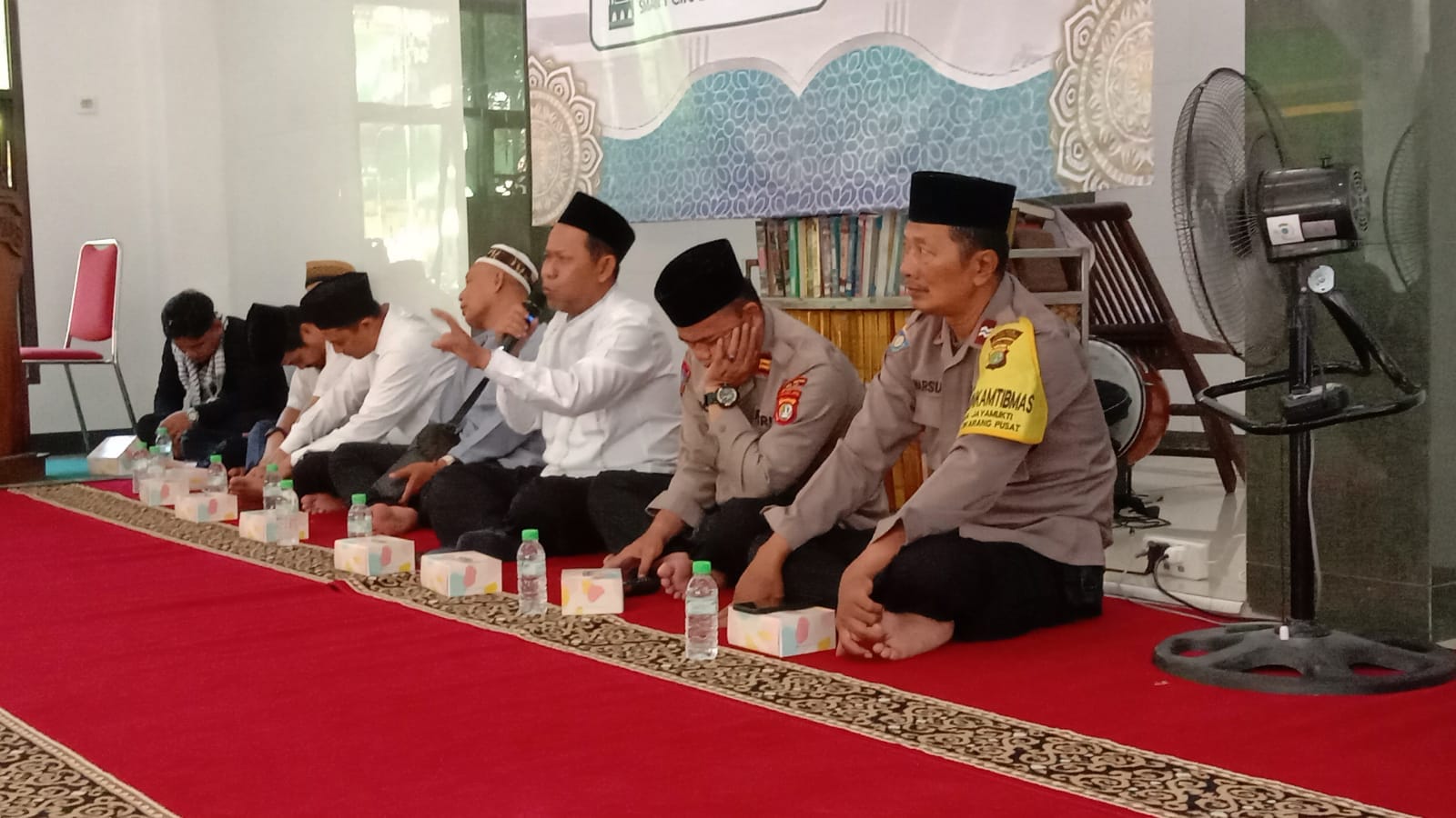 POLICE GOES TO SCHOOL Warnai Peringatan Isra Mi’raj Nabi Muhammad SAW di SMAN 1 Cikarang Pusat
