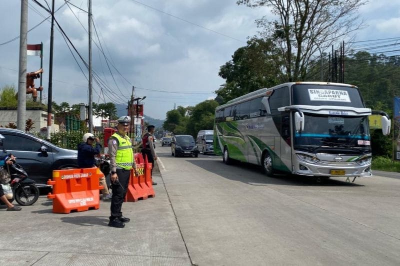 Awas Macet! Polres Garut Sigap Cegah Penumpukan Arus Mudik Natal 2024