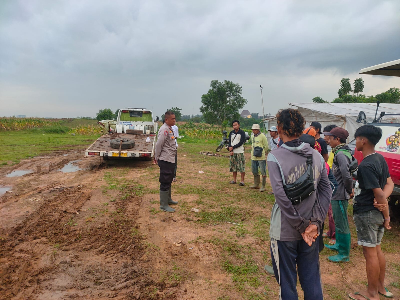 Polsek Cikarang Pusat Kawal 50 Hektare Lahan Jagung Polda Metro Jaya
