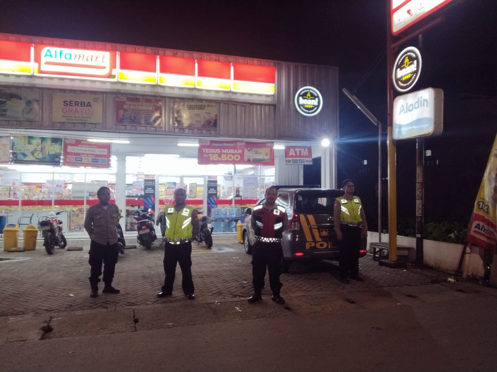 Polsek Cikarang Pusat Lakukan Patroli Dini Hari Antisipasi Kejahatan dan 3C