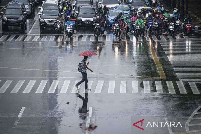 Prakiraan Cuaca Bandung Hari Ini: Pagi Berawan, Hujan Siang-Malam dengan Suhu 19-25°C