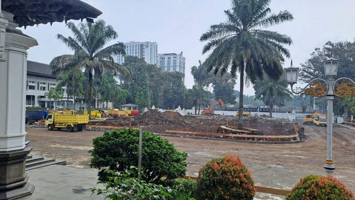 Progres Revitalisasi Halaman Gedung Sate Bandung: Anggaran Rp12 Miliar dan Kontroversi