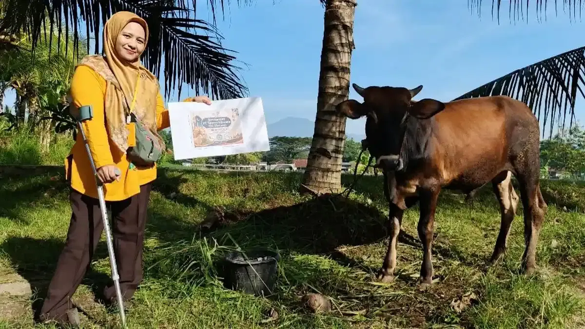 PT Telkom & Roda Amal Bagikan Sapi Kurban untuk Disabilitas Cianjur