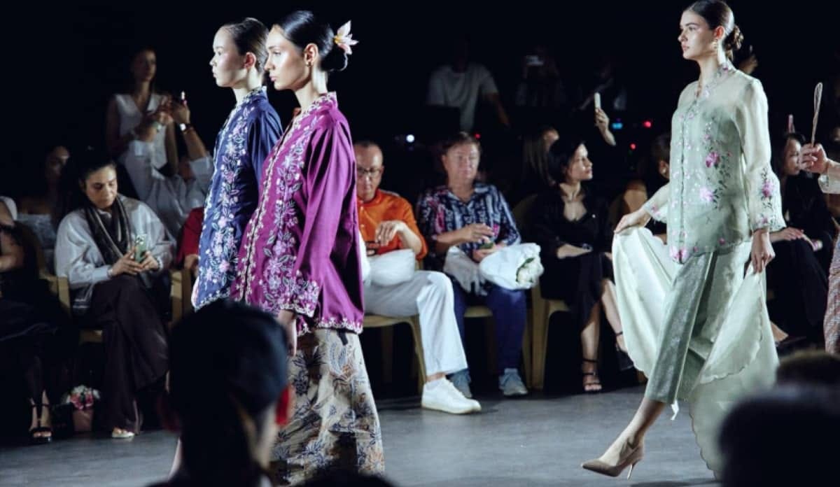 Restu Pratiwi: Desainer Bandung Pertama di Caspian Fashion Week 2026
