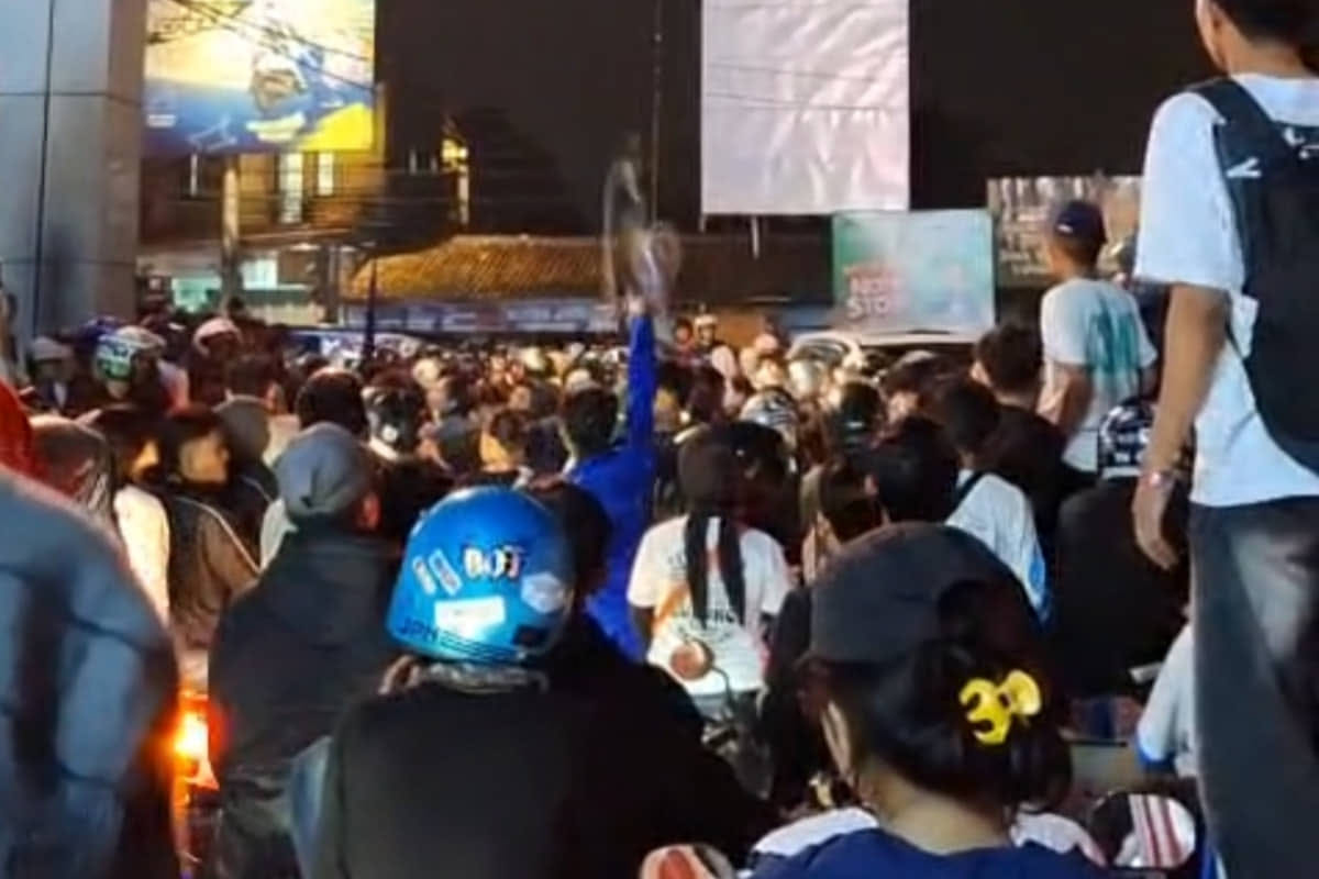 Ribuan Bobotoh Tasikmalaya Rayakan Kemenangan Persib Bandung 2025/26