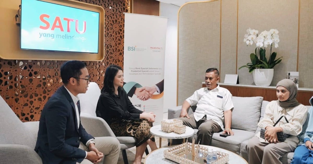 Santunan Rp562 Juta dari Prudential Syariah Bantu Auzar Lanjutkan Yayasan Pendidikan 700 Murid di Bandung