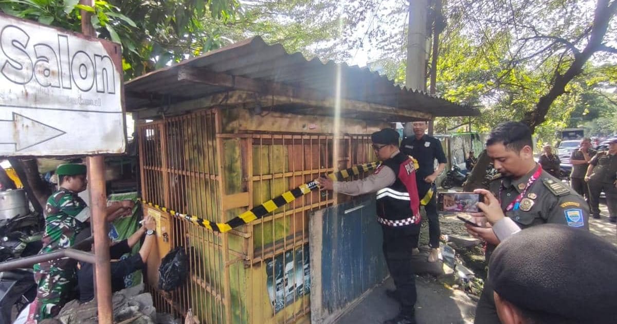 Satpol PP Bongkar 645 Bangunan Liar di Bandung dalam Tujuh Bulan, Trotoar Kembali untuk Pejalan Kaki