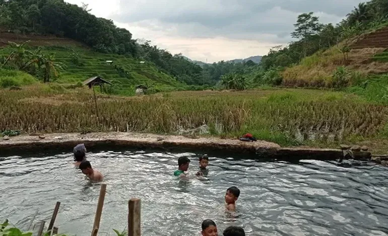 Sejarah Desa Cimanggu Ngamprah: Dari Kampung Pangkalan Kolonial Hingga Era Modern