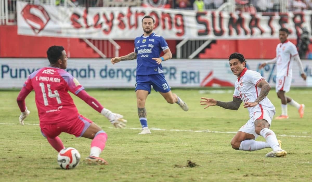 Update Super League 2025/2026: Persib Kokoh di Puncak, Borneo-Persija Mengancam!