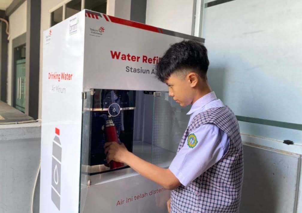 Telkom-BMM Luncurkan 9 Water Refill Station untuk Kurangi Sampah Plastik