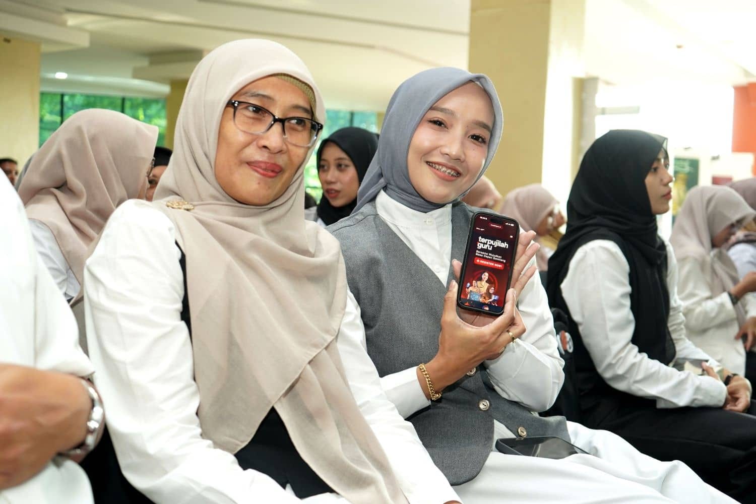 Telkomsel Luncurkan Program Terpujilah Guru di Sumedang untuk Latih Guru AI