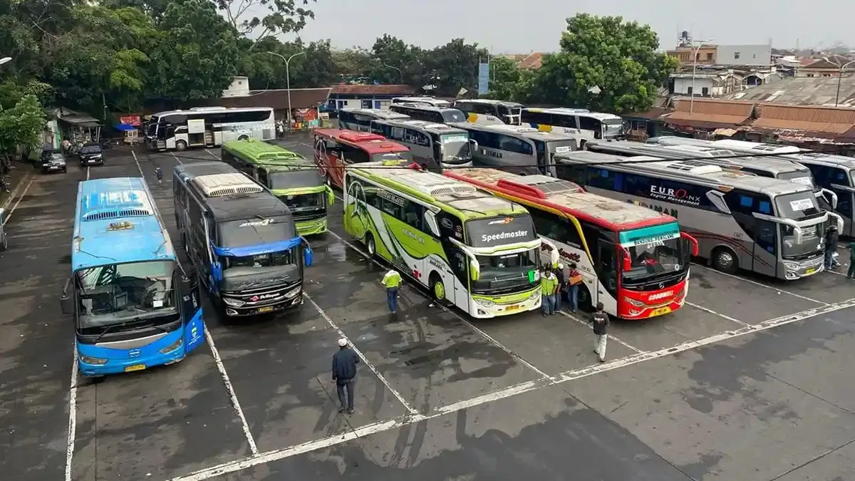 Terminal Cicaheum Bandung: Masih Ada Bus AKAP dan AKDP Meski Sudah Dikosongkan