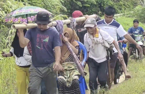 Tragedi Ibu Hamil Ditandu 9 KM: Menguak Masalah Akses Kesehatan Desa Indonesia
