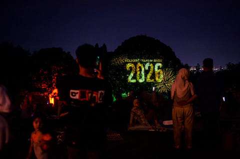 Video Mapping Pohon Mendongeng: Wisata Malam Inovatif di Bandung