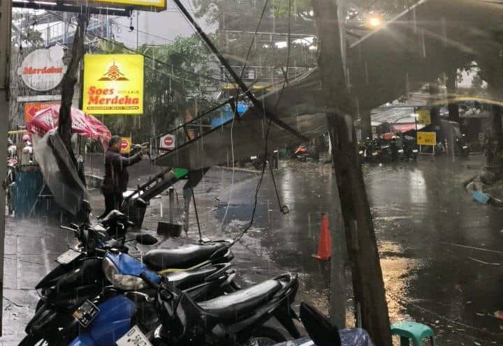 Wali Kota Bandung Farhan Ucapkan Duka dan Imbau Waspada Pohon Tumbang